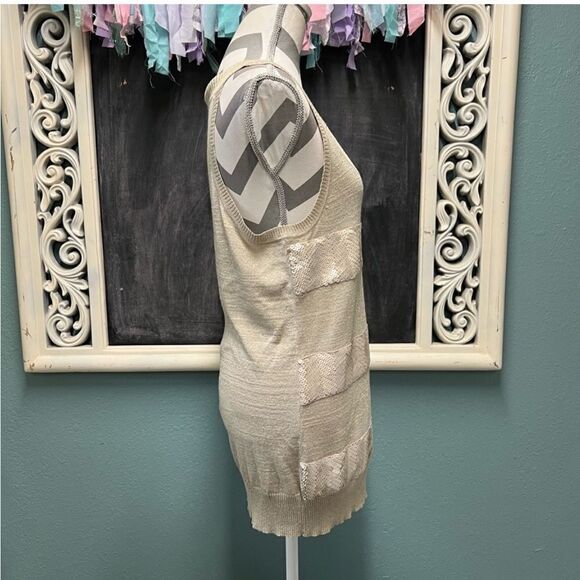 - Cache Y2K Cream with Gold Lightweight Sequined Tank Sweater - Picture 4 of 6